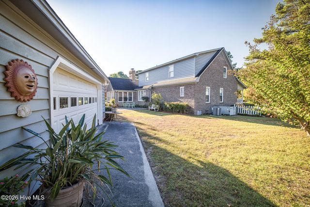 140 Spring Creek Lane, Wilmington, NC 28411