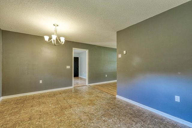 102 Stoneledge Drive, Woodruff, SC 29388