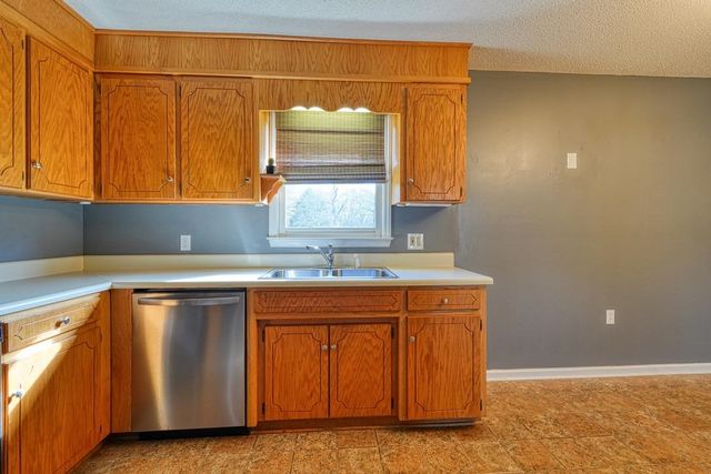 102 Stoneledge Drive, Woodruff, SC 29388