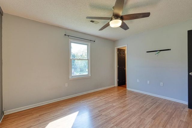 102 Stoneledge Drive, Woodruff, SC 29388