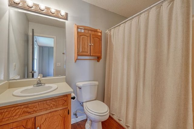 102 Stoneledge Drive, Woodruff, SC 29388