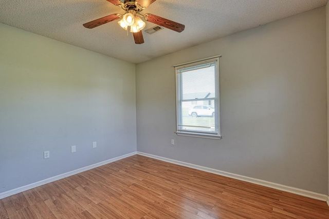 102 Stoneledge Drive, Woodruff, SC 29388