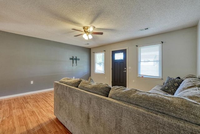 102 Stoneledge Drive, Woodruff, SC 29388