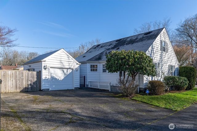 1403 18th Avenue, Longview, WA 98632
