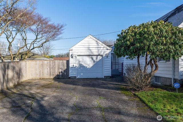 1403 18th Avenue, Longview, WA 98632