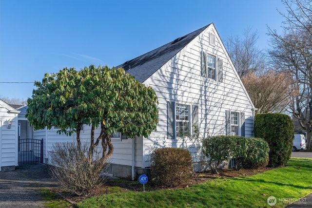 1403 18th Avenue, Longview, WA 98632