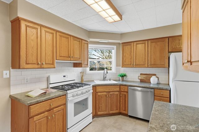 1403 18th Avenue, Longview, WA 98632
