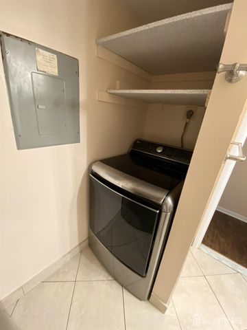 9002 Tamarron Drive, Plainsboro, NJ 08536