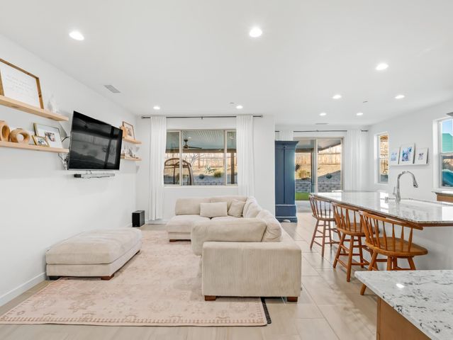 673 Redrock Drive, Madera, CA 93636