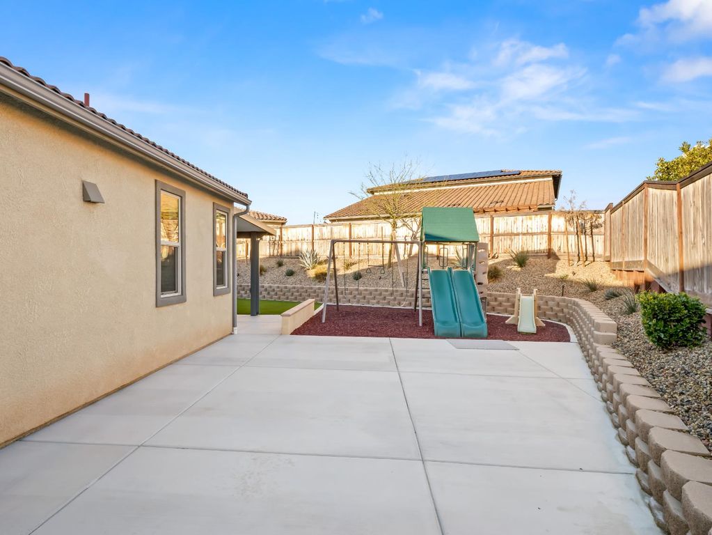 Image 19 of property listing at 673 Redrock Drive, Madera, CA 93636