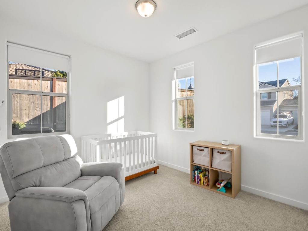 Image 9 of property listing at 673 Redrock Drive, Madera, CA 93636