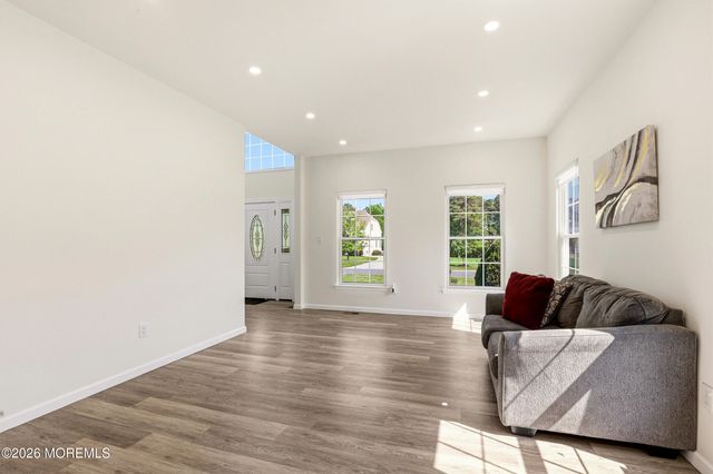 114 Adams Way, Jackson, NJ 08527