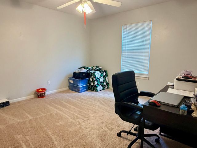 1605 Mary Lane, Aurora, MO 65605