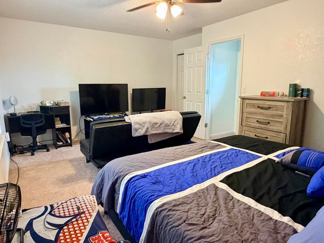 1605 Mary Lane, Aurora, MO 65605