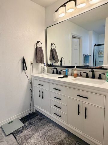 1605 Mary Lane, Aurora, MO 65605