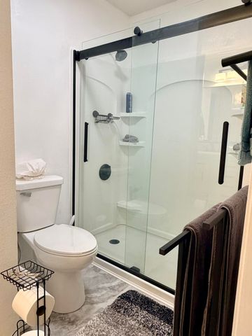 1605 Mary Lane, Aurora, MO 65605