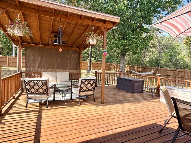 1605 Mary Lane, Aurora, MO 65605