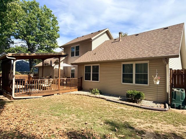 1605 Mary Lane, Aurora, MO 65605