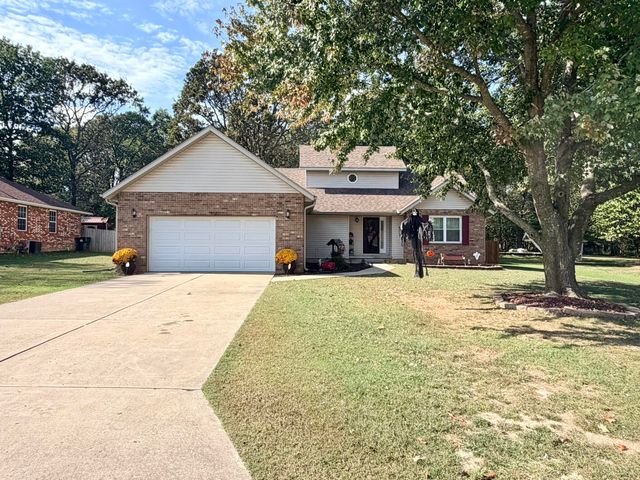 1605 Mary Lane, Aurora, MO 65605