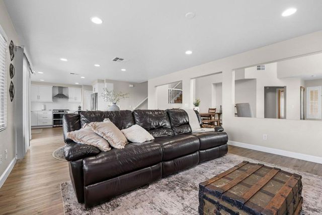 5204 Topsail Drive, San Diego, CA 92154