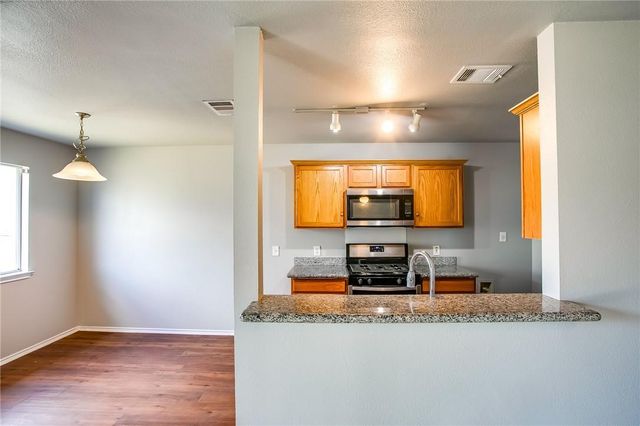 412 Ballentine CT, Hutto, TX 78634