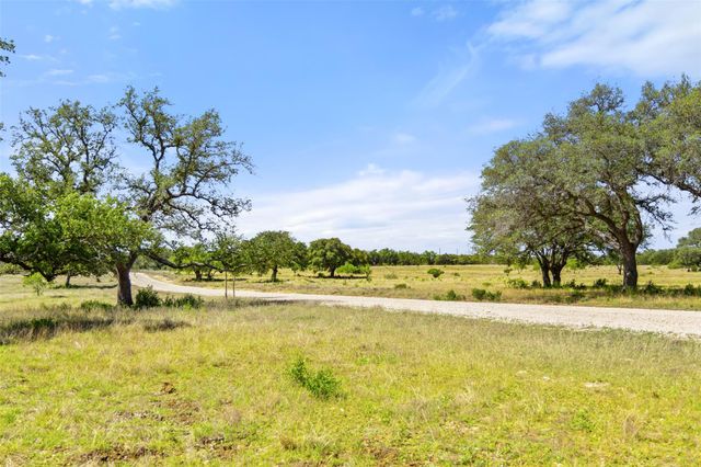 365 Gipson Rd, Johnson City, TX 78636