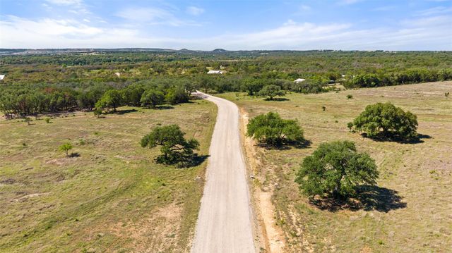 365 Gipson Rd, Johnson City, TX 78636