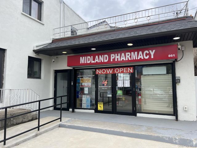 861 Midland Avenue, Yonkers, NY 10704