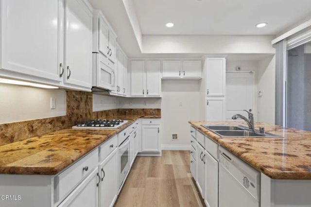 337 Feather River Place, Oxnard, CA 93036