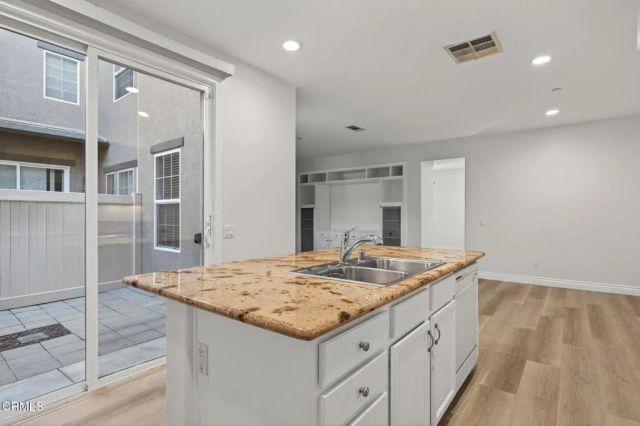 337 Feather River Place, Oxnard, CA 93036