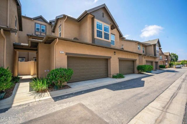 337 Feather River Place, Oxnard, CA 93036