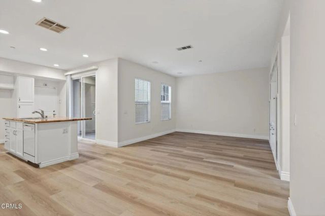 337 Feather River Place, Oxnard, CA 93036