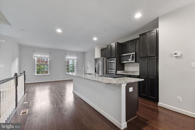 302 BLACK SKY LN, Pasadena, MD 21122