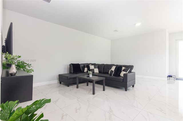1968 NW 25th Ave 1968, Miami, FL 33125