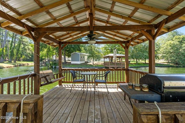 2813 Cross Bones Road SW, Supply, NC 28462