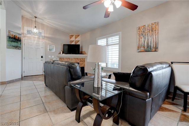 2305 West Horizon Ridge Parkway 224, Henderson, NV 89052