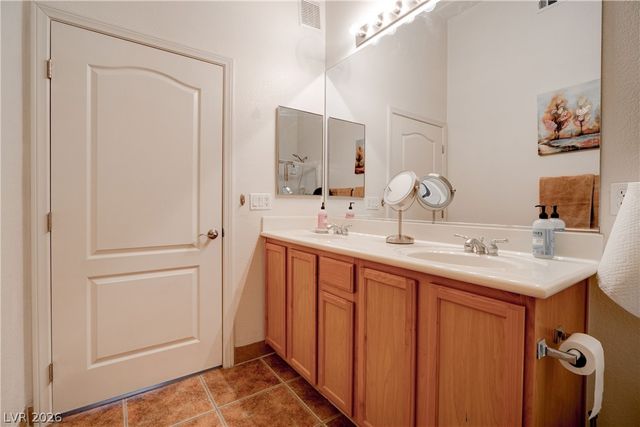 2305 West Horizon Ridge Parkway 224, Henderson, NV 89052