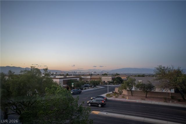 2305 West Horizon Ridge Parkway 224, Henderson, NV 89052