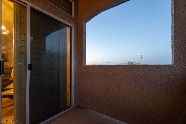 2305 West Horizon Ridge Parkway 224, Henderson, NV 89052