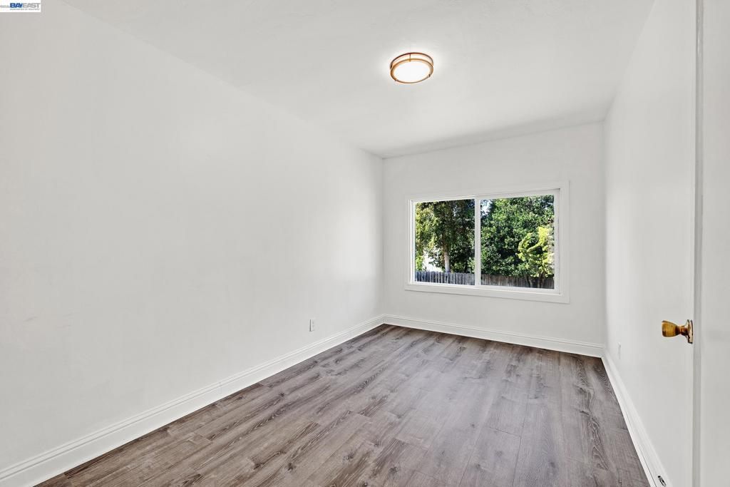 Image 14 of property listing at 566 57th St., Oakland, CA 94609