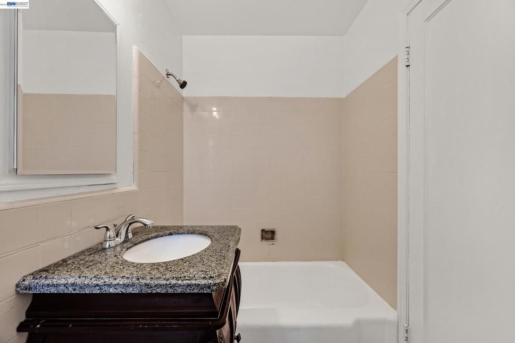 Image 16 of property listing at 566 57th St., Oakland, CA 94609