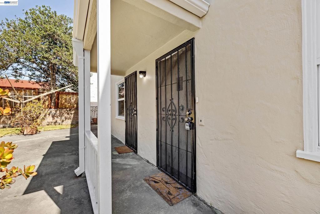 Image 23 of property listing at 566 57th St., Oakland, CA 94609