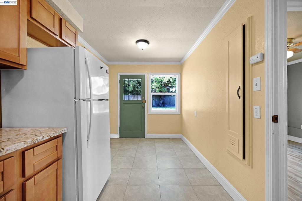 Image 29 of property listing at 566 57th St., Oakland, CA 94609