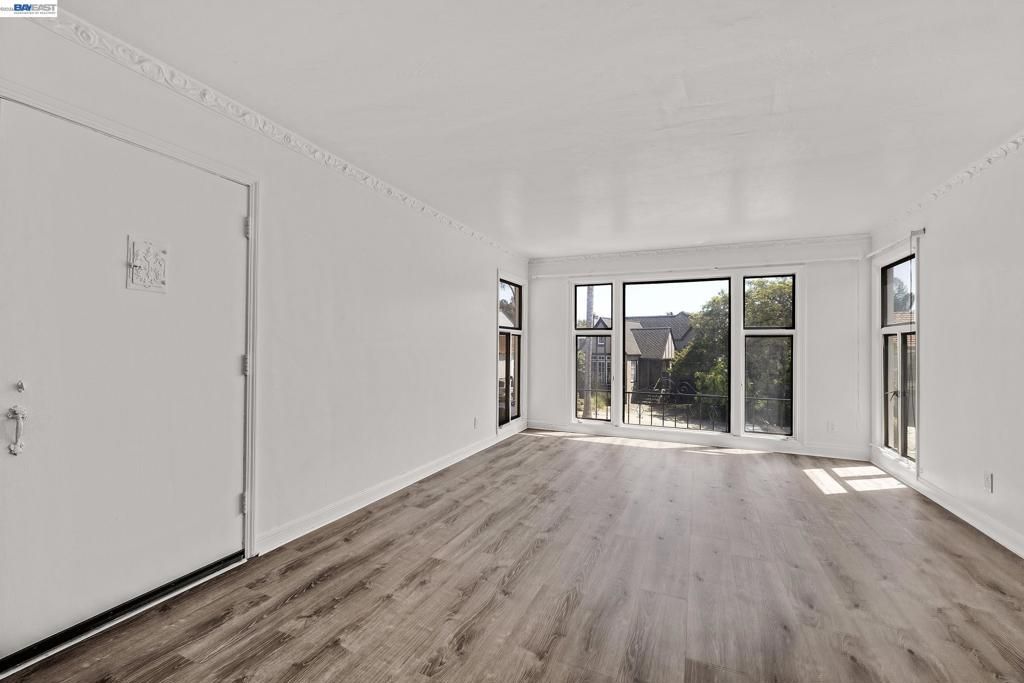 Image 3 of property listing at 566 57th St., Oakland, CA 94609