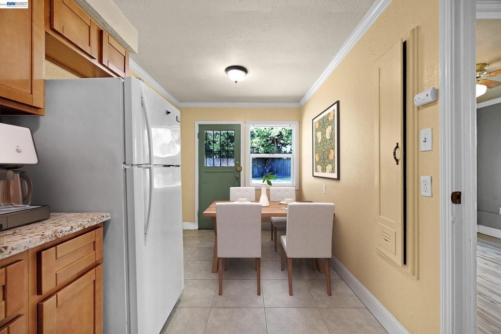 Image 30 of property listing at 566 57th St., Oakland, CA 94609