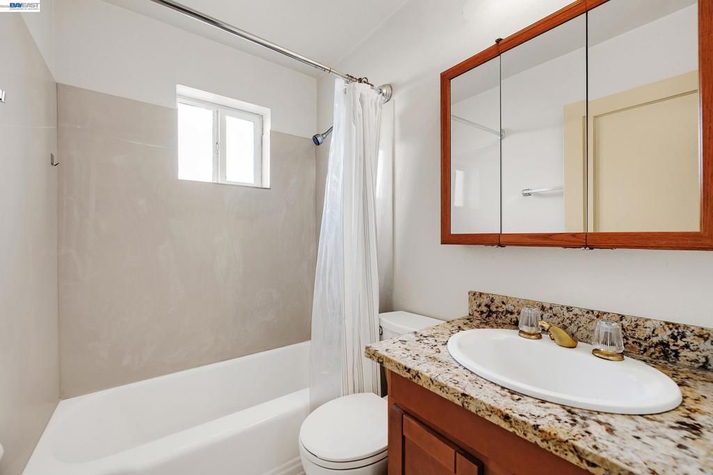Image 34 of property listing at 566 57th St., Oakland, CA 94609