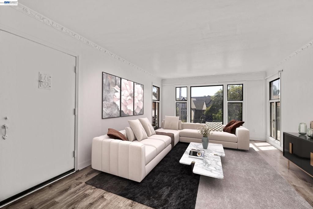 Image 4 of property listing at 566 57th St., Oakland, CA 94609