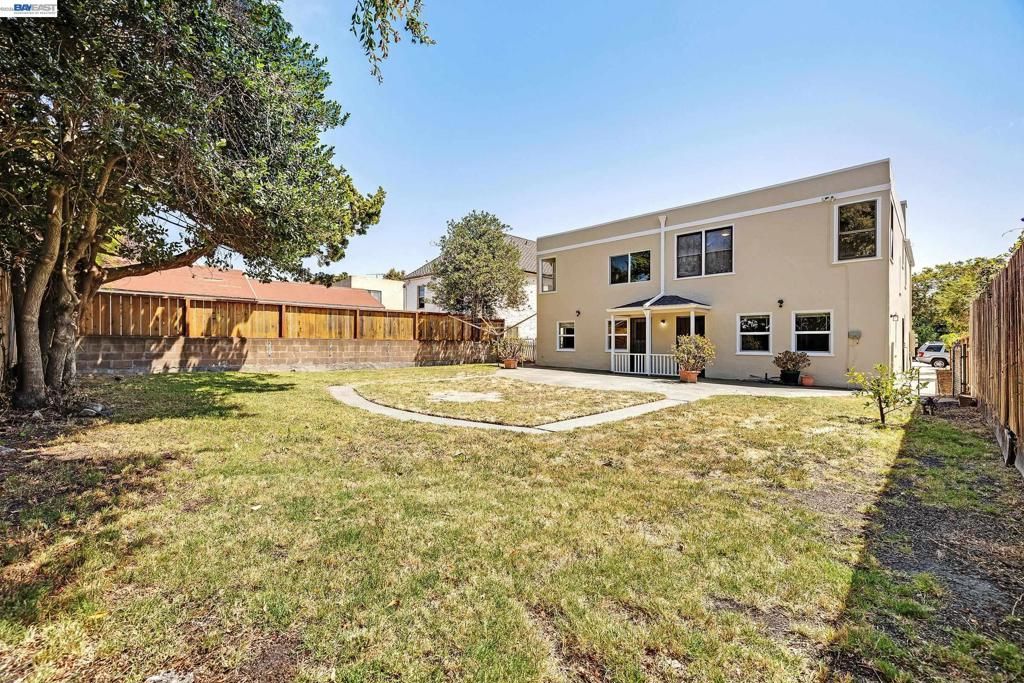 Image 40 of property listing at 566 57th St., Oakland, CA 94609