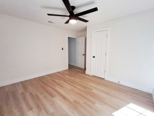 220 W Wardville Street, Cleburne, TX 76033