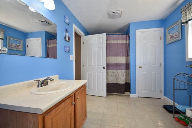 19 Marcia Bliss Way, Taunton, MA 02780